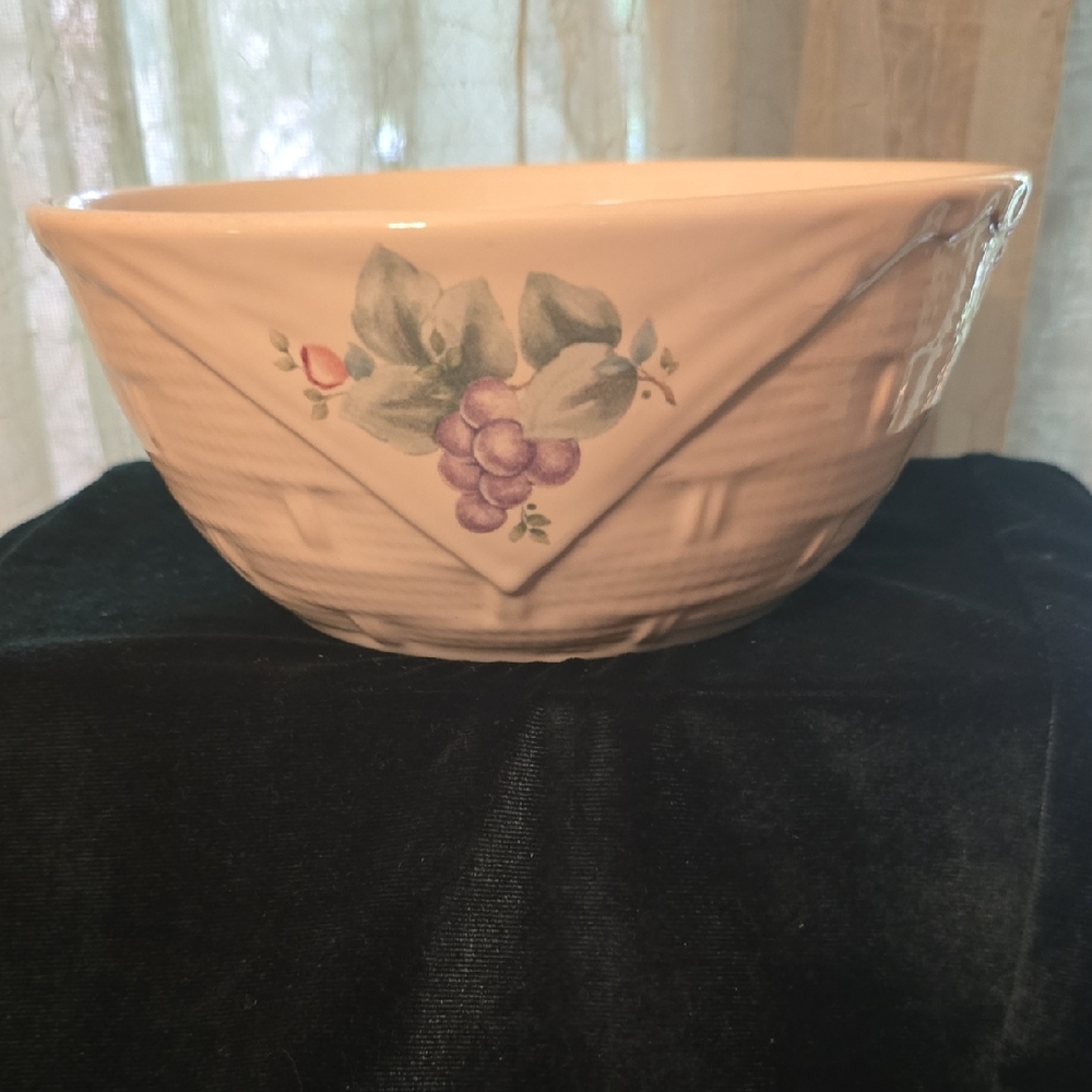 Vintage Pfaltzgraff Grapevine Basket Weave serving‎ bowl